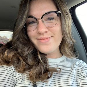 Meet your Posher, Rebecca